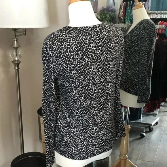 Talbots black and white long sleeve top - Picture 2 of 4